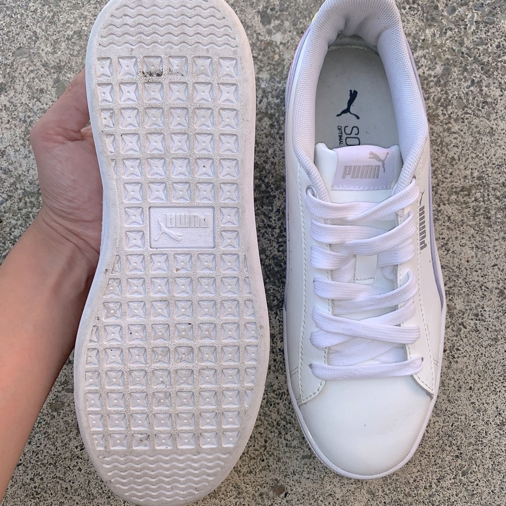 (SOLD) Puma Shoes - Picture 3 of 5
